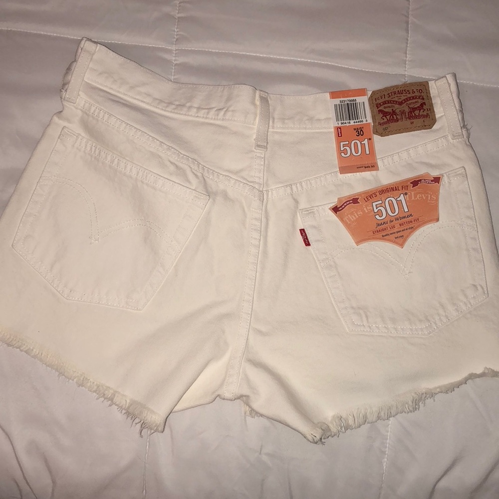 White Levi shorts